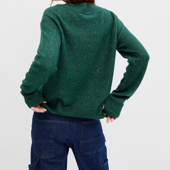 NWT GAP Relaxed Forever Cozy V-Neck Sweater Color: June Bug Color: June Bug - Picture 2 of 5